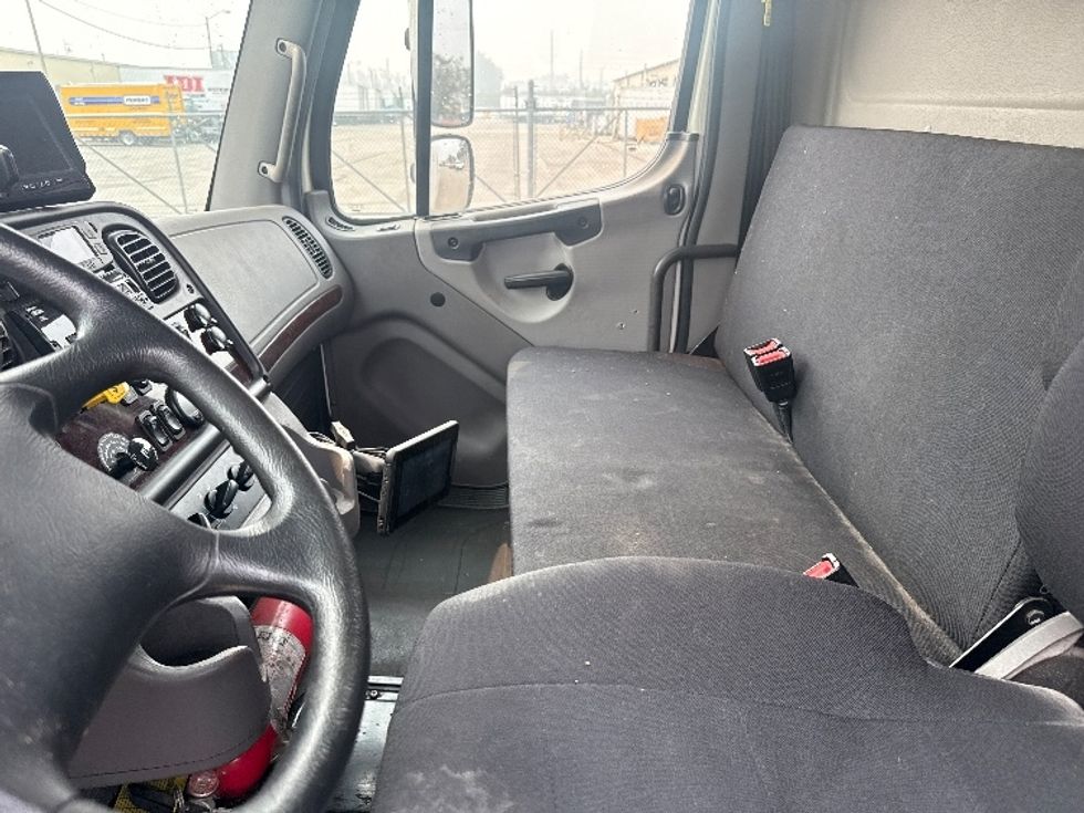 Medium Duty Box Truck-Light and Medium Duty Trucks-Freightliner-2021-M2-Obetz-OH-240,650\n\t\tmiles-$ 40,000 - Image 19