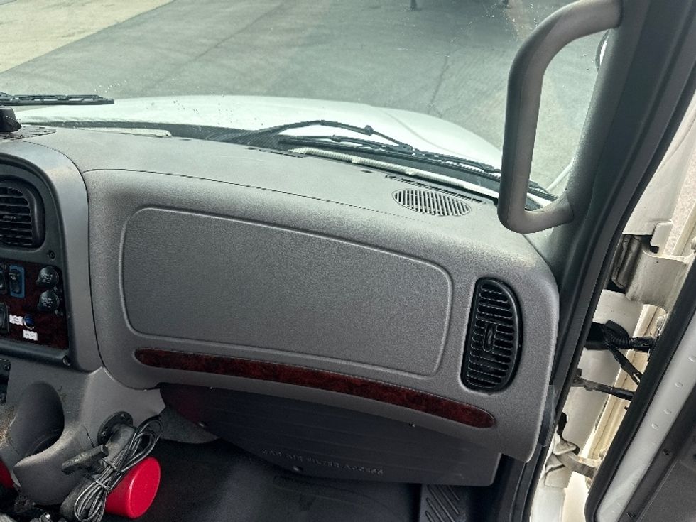 Medium Duty Box Truck-Light and Medium Duty Trucks-Freightliner-2021-M2-Obetz-OH-240,650\n\t\tmiles-$ 40,000 - Image 21