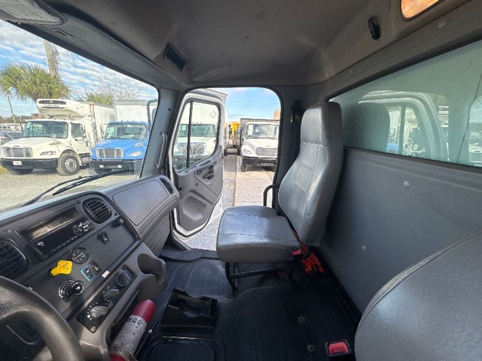 Medium Duty Box Truck-Light and Medium Duty Trucks-Freightliner-2021-M2-Ocala-FL-177,677\n\t\tmiles-$ 59,000 - Image 19