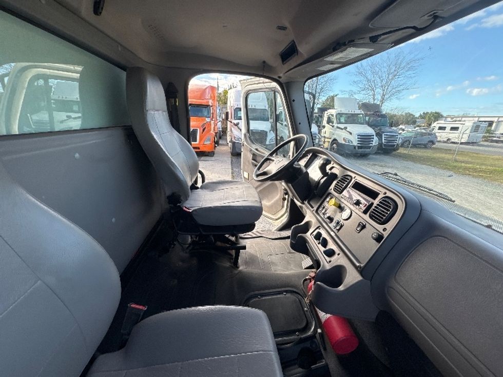 Medium Duty Box Truck-Light and Medium Duty Trucks-Freightliner-2021-M2-Ocala-FL-177,677\n\t\tmiles-$ 59,000 - Image 22
