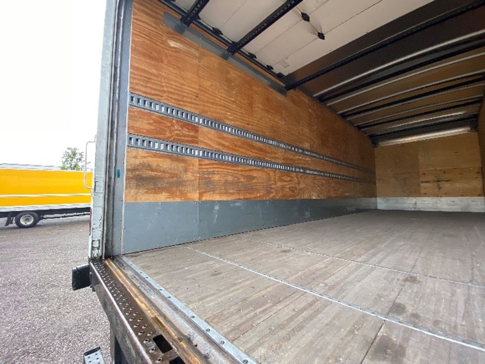 Medium Duty Box Truck-Light and Medium Duty Trucks-Freightliner-2021-M2-Ocala-FL-186,335\n\t\tmiles-$ 52,250 - Image 11