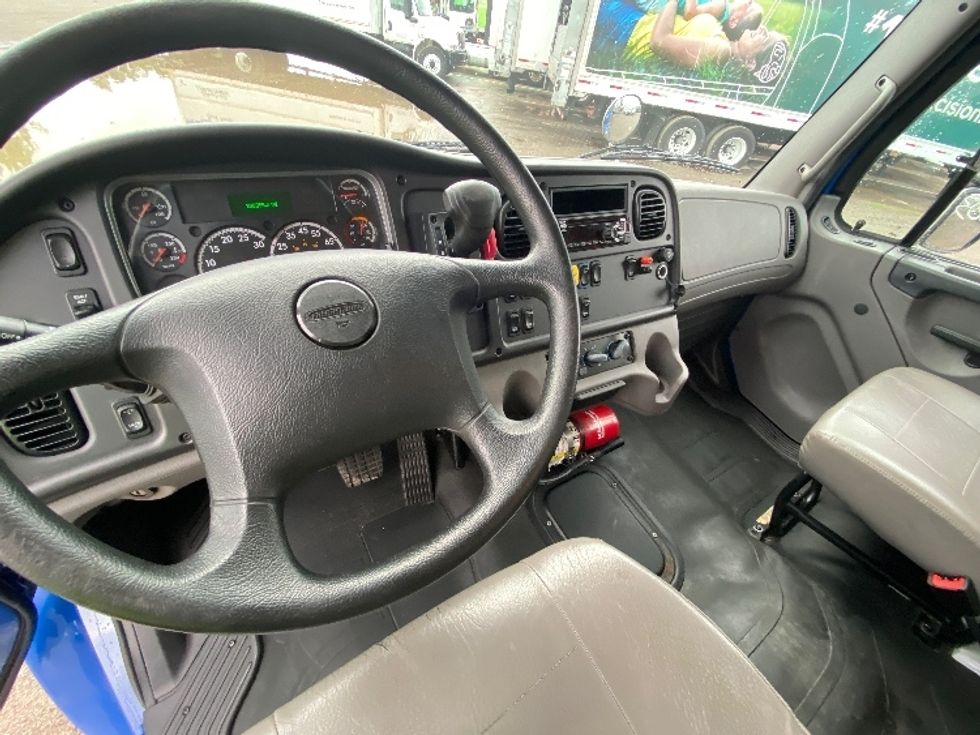 Medium Duty Box Truck-Light and Medium Duty Trucks-Freightliner-2021-M2-Ocala-FL-186,335\n\t\tmiles-$ 52,250 - Image 17