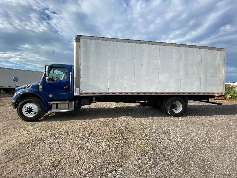 Medium Duty Box Truck-Light and Medium Duty Trucks-Freightliner-2021-M2-Ocala-FL-186,335\n\t\tmiles-$ 52,250 - Image 4