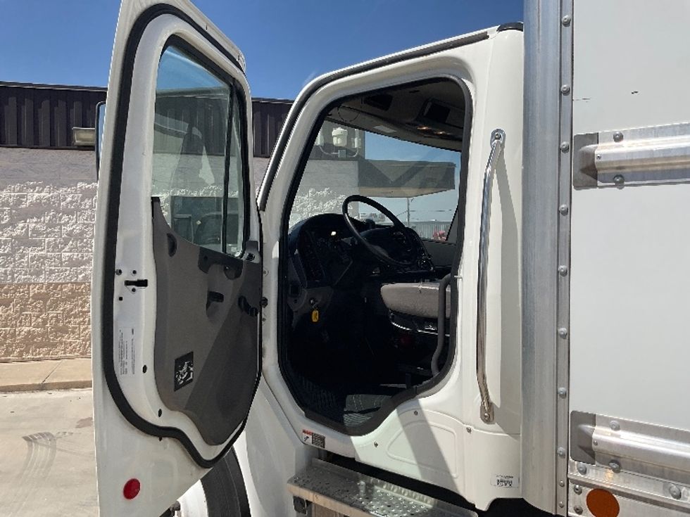 2021 Freightliner M2 106 Medium Duty photo 11