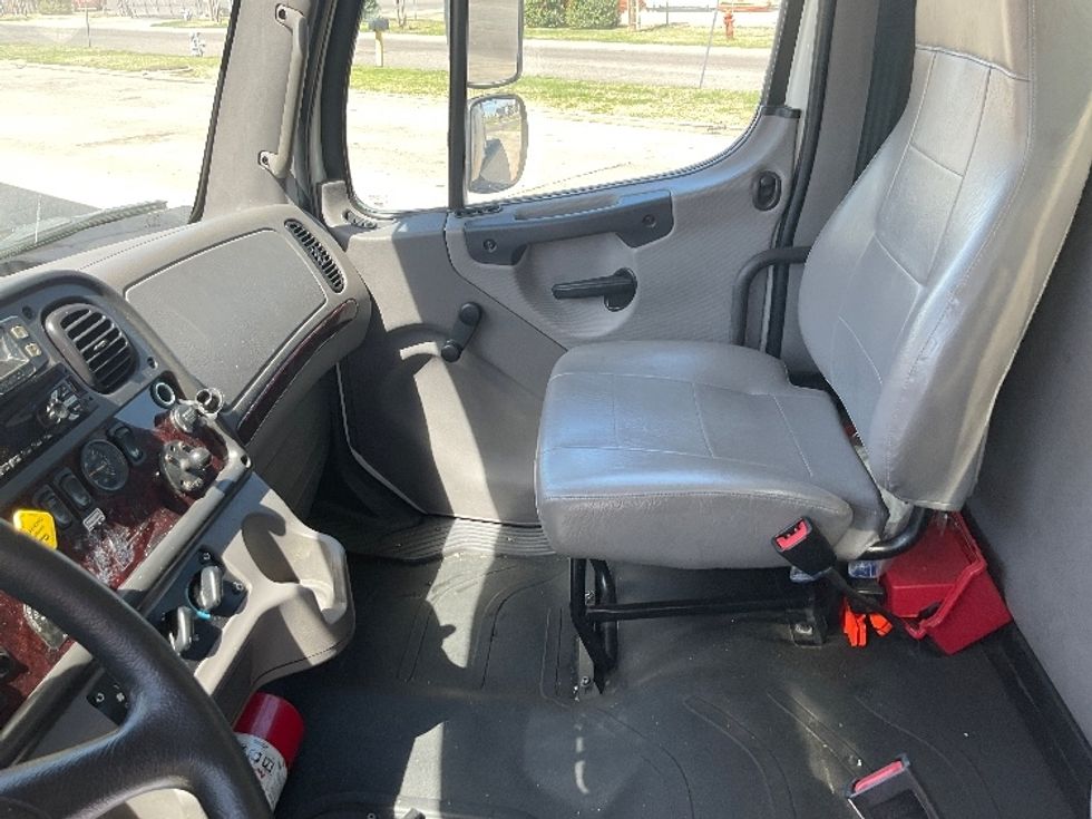 2021 Freightliner M2 106 Medium Duty photo 14