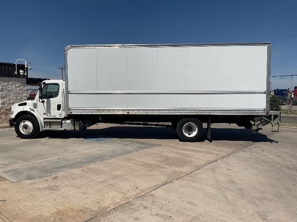 2021 Freightliner M2 106 Medium Duty photo 4
