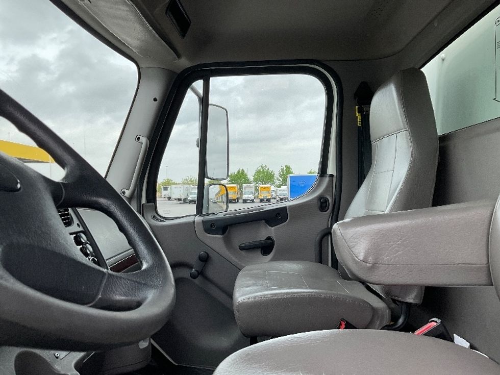 Medium Duty Box Truck-Light and Medium Duty Trucks-Freightliner-2021-M2-Oklahoma City-OK-199,794\n\t\tmiles-$ 57,750 - Image 19