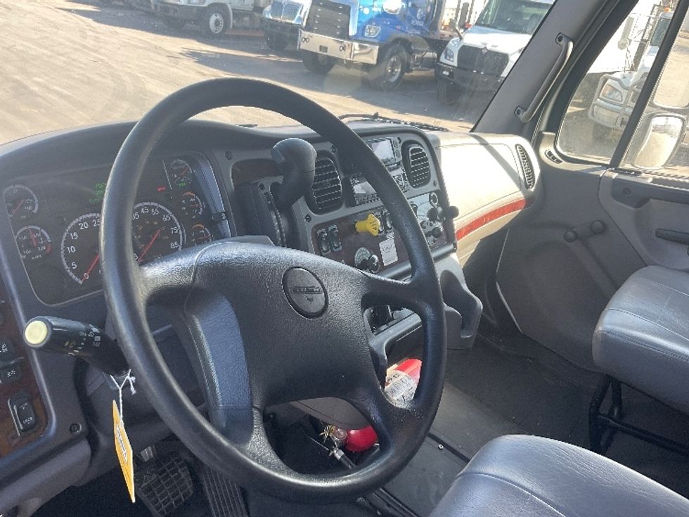 Medium Duty Box Truck-Light and Medium Duty Trucks-Freightliner-2021-M2-Oklahoma City-OK-210,000\n\t\tmiles-$ 57,250 - Image 17