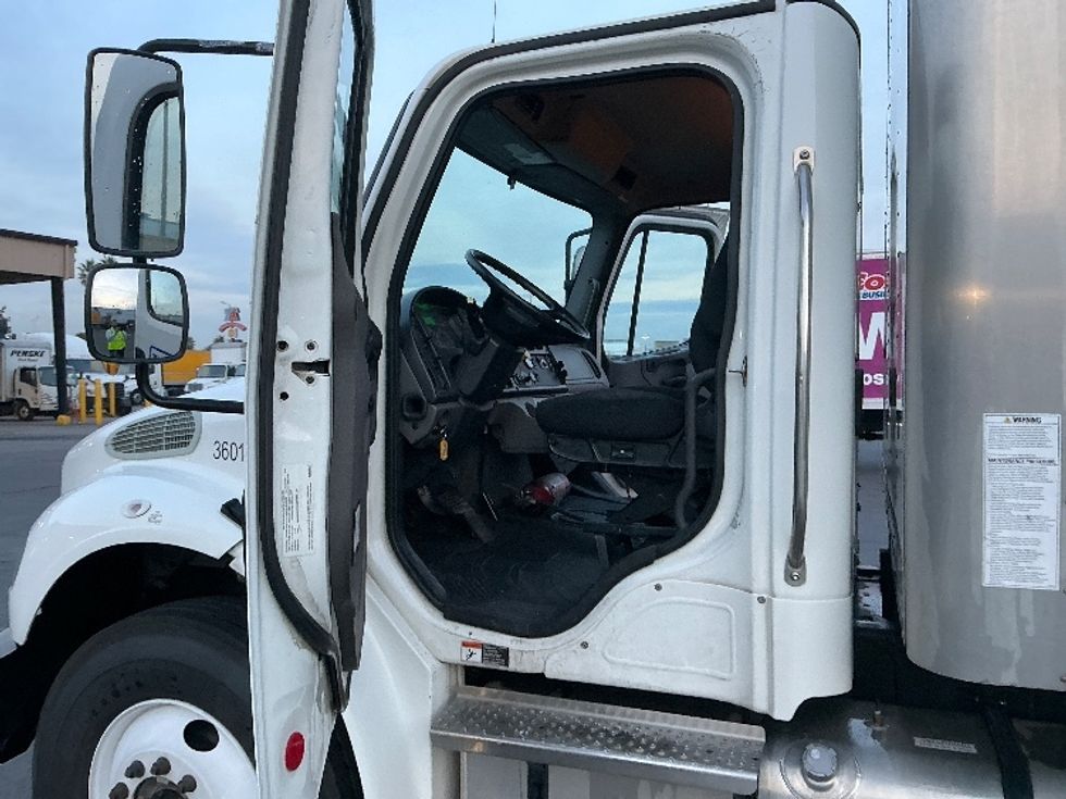 Medium Duty Box Truck-Light and Medium Duty Trucks-Freightliner-2021-M2-Ontario-CA-99,495\n\t\tmiles-$ 73,500 - Image 16