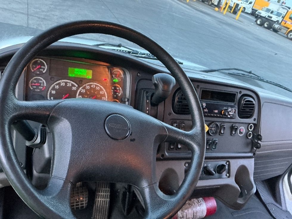 Medium Duty Box Truck-Light and Medium Duty Trucks-Freightliner-2021-M2-Ontario-CA-99,495\n\t\tmiles-$ 73,500 - Image 18