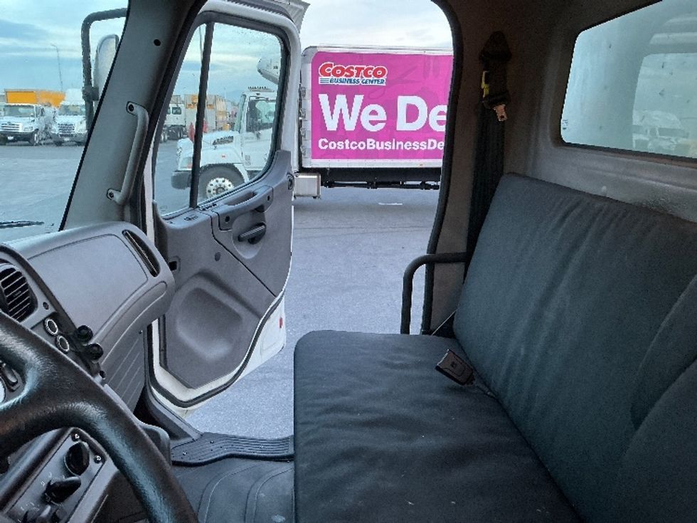 Medium Duty Box Truck-Light and Medium Duty Trucks-Freightliner-2021-M2-Ontario-CA-99,495\n\t\tmiles-$ 73,500 - Image 19