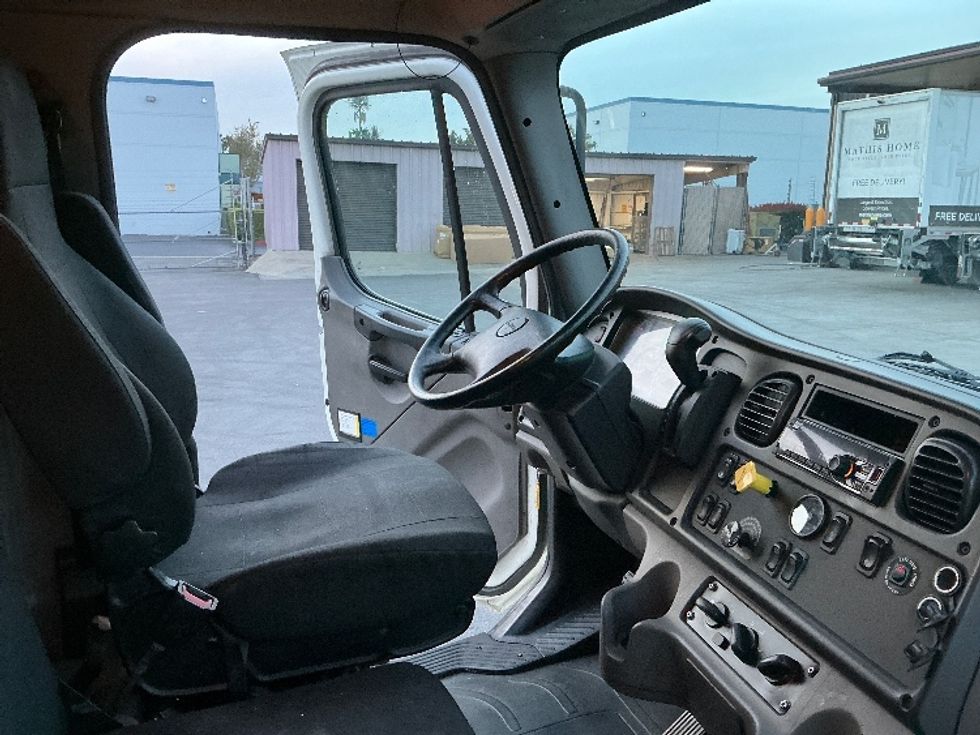 Medium Duty Box Truck-Light and Medium Duty Trucks-Freightliner-2021-M2-Ontario-CA-99,495\n\t\tmiles-$ 73,500 - Image 22