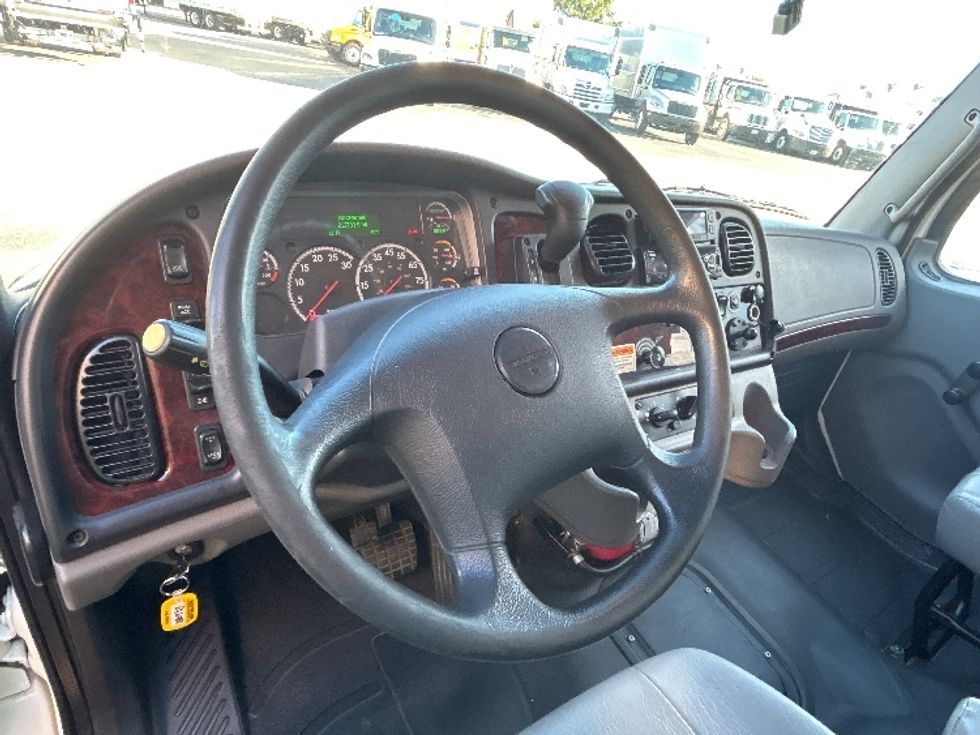 Medium Duty Box Truck-Light and Medium Duty Trucks-Freightliner-2021-M2-Orlando-FL-212,785\n\t\tmiles-$ 52,500 - Image 16