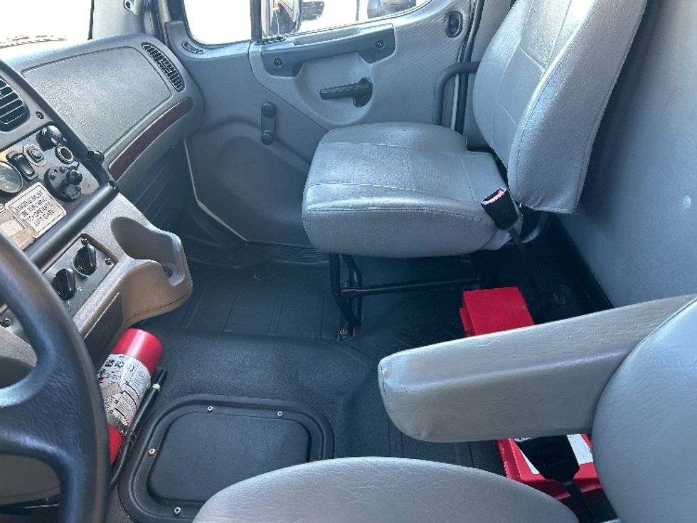 Medium Duty Box Truck-Light and Medium Duty Trucks-Freightliner-2021-M2-Orlando-FL-212,785\n\t\tmiles-$ 52,500 - Image 18