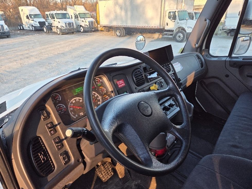 Medium Duty Box Truck-Light and Medium Duty Trucks-Freightliner-2021-M2-Parkersburg-WV-320,340\n\t\tmiles-$ 30,000 - Image 13