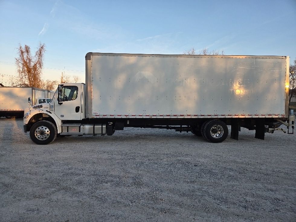 Medium Duty Box Truck-Light and Medium Duty Trucks-Freightliner-2021-M2-Parkersburg-WV-320,340\n\t\tmiles-$ 30,000 - Image 3