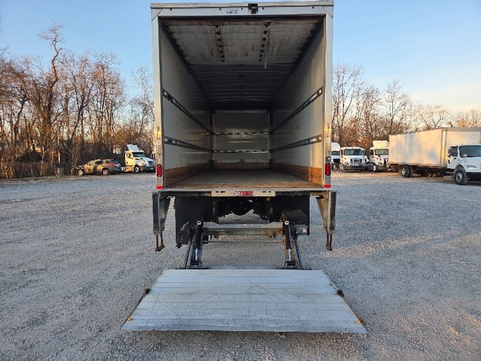 Medium Duty Box Truck-Light and Medium Duty Trucks-Freightliner-2021-M2-Parkersburg-WV-320,340\n\t\tmiles-$ 30,000 - Image 8