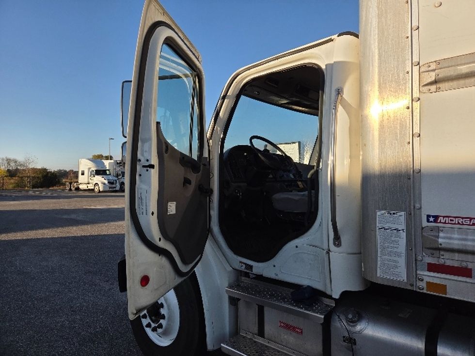 Medium Duty Box Truck-Light and Medium Duty Trucks-Freightliner-2021-M2-Pensacola-FL-244,213\n\t\tmiles-$ 47,000 - Image 15
