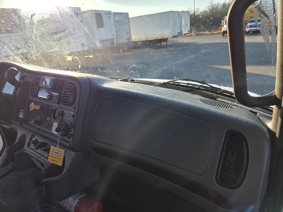 Medium Duty Box Truck-Light and Medium Duty Trucks-Freightliner-2021-M2-Pensacola-FL-244,213\n\t\tmiles-$ 47,000 - Image 17