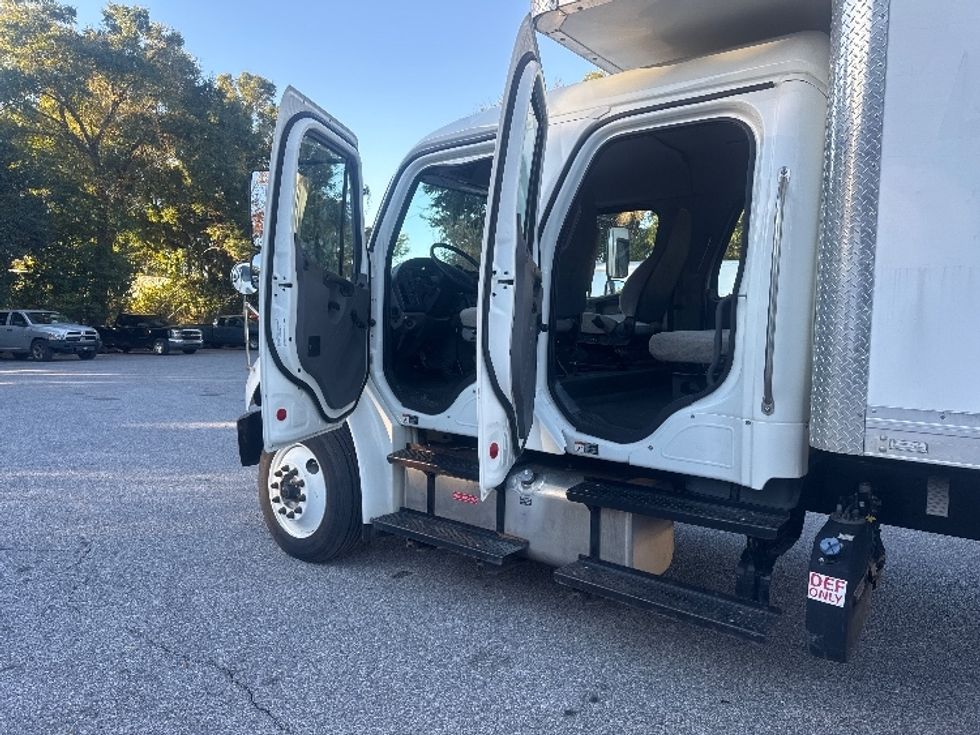 Medium Duty Box Truck-Light and Medium Duty Trucks-Freightliner-2021-M2-Pensacola-FL-71,317\n\t\tmiles-$ 82,500 - Image 16