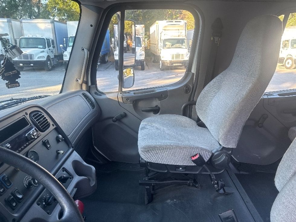 Medium Duty Box Truck-Light and Medium Duty Trucks-Freightliner-2021-M2-Pensacola-FL-71,317\n\t\tmiles-$ 82,500 - Image 19