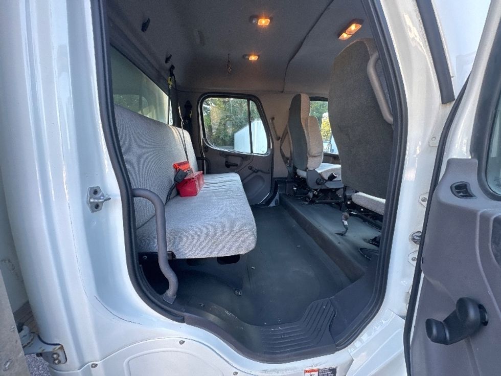 Medium Duty Box Truck-Light and Medium Duty Trucks-Freightliner-2021-M2-Pensacola-FL-71,317\n\t\tmiles-$ 82,500 - Image 25