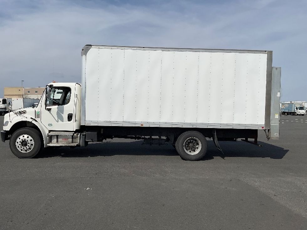 Medium Duty Box Truck-Light and Medium Duty Trucks-Freightliner-2021-M2-Philadelphia-PA-230,926\n\t\tmiles-$ 30,000 - Image 4