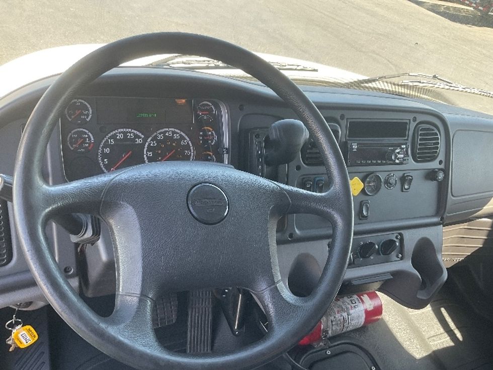 Medium Duty Box Truck-Light and Medium Duty Trucks-Freightliner-2021-M2-Phoenix-AZ-123,434\n\t\tmiles-$ 70,250 - Image 17