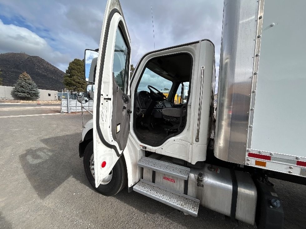 Medium Duty Box Truck-Light and Medium Duty Trucks-Freightliner-2021-M2-Phoenix-AZ-140,265\n\t\tmiles-$ 65,000 - Image 14