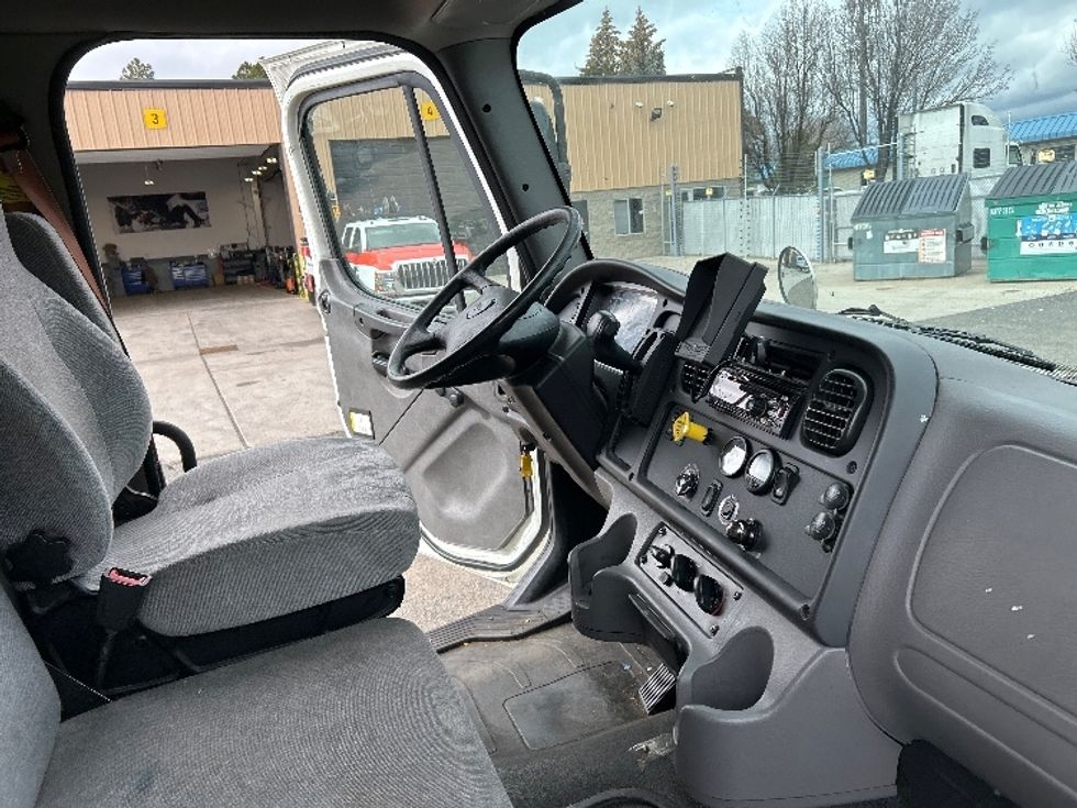 Medium Duty Box Truck-Light and Medium Duty Trucks-Freightliner-2021-M2-Phoenix-AZ-140,265\n\t\tmiles-$ 65,000 - Image 20