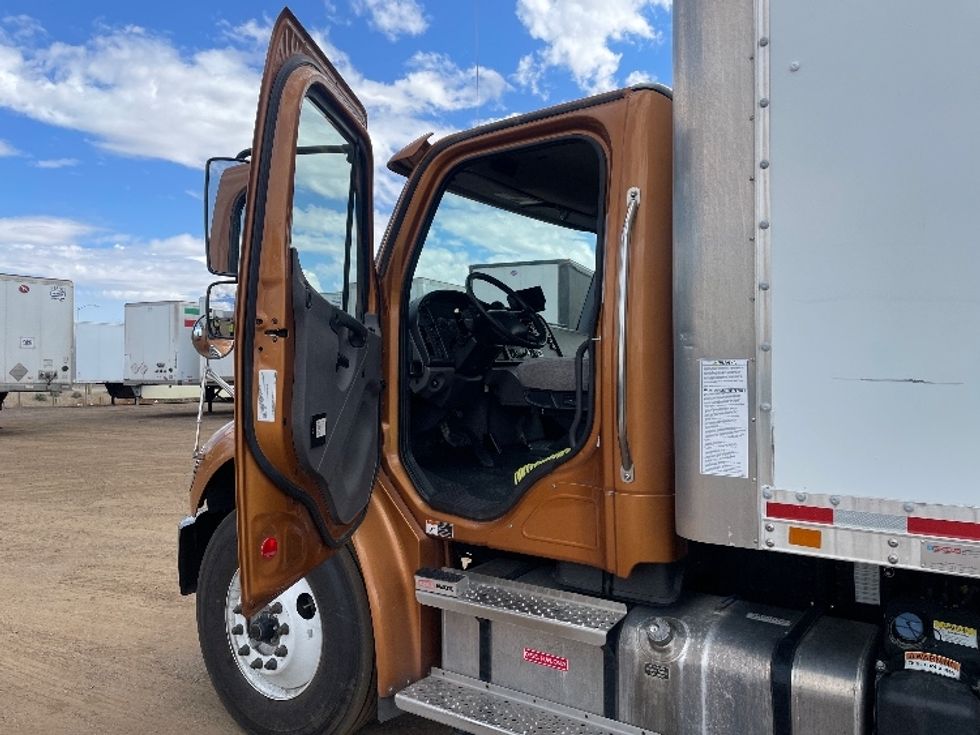 Medium Duty Box Truck-Light and Medium Duty Trucks-Freightliner-2021-M2-Phoenix-AZ-185,395\n\t\tmiles-$ 63,000 - Image 16