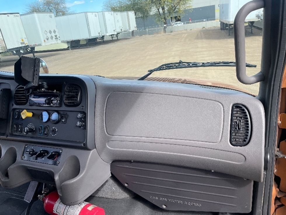 Medium Duty Box Truck-Light and Medium Duty Trucks-Freightliner-2021-M2-Phoenix-AZ-185,395\n\t\tmiles-$ 63,000 - Image 21