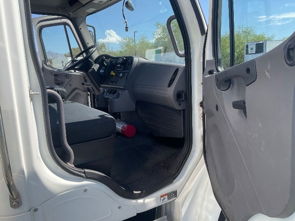 Medium Duty Box Truck-Light and Medium Duty Trucks-Freightliner-2021-M2-Phoenix-AZ-186,352\n\t\tmiles-$ 48,000 - Image 19