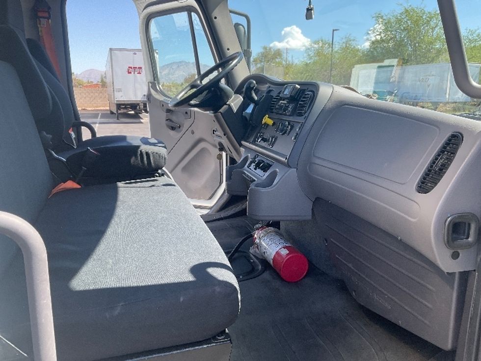 Medium Duty Box Truck-Light and Medium Duty Trucks-Freightliner-2021-M2-Phoenix-AZ-186,352\n\t\tmiles-$ 48,000 - Image 21