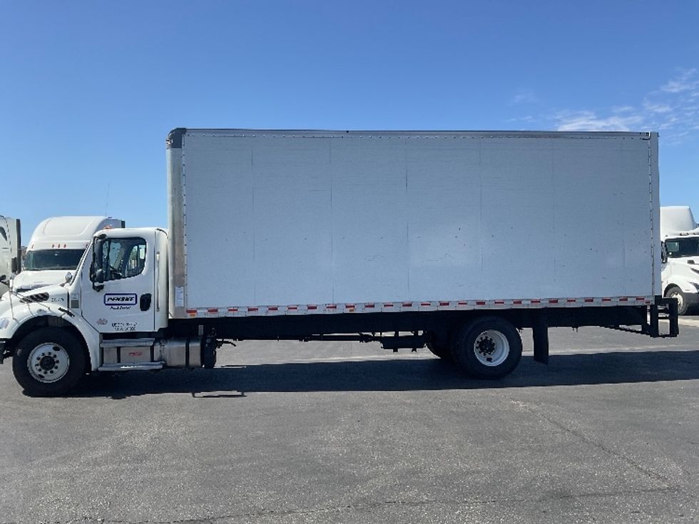 Medium Duty Box Truck-Light and Medium Duty Trucks-Freightliner-2021-M2-Phoenix-AZ-186,352\n\t\tmiles-$ 48,000 - Image 4