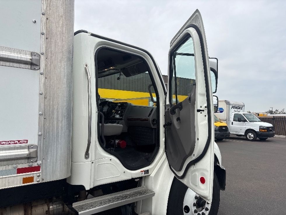 Medium Duty Box Truck-Light and Medium Duty Trucks-Freightliner-2021-M2-Phoenix-AZ-206,100\n\t\tmiles-$ 60,500 - Image 19
