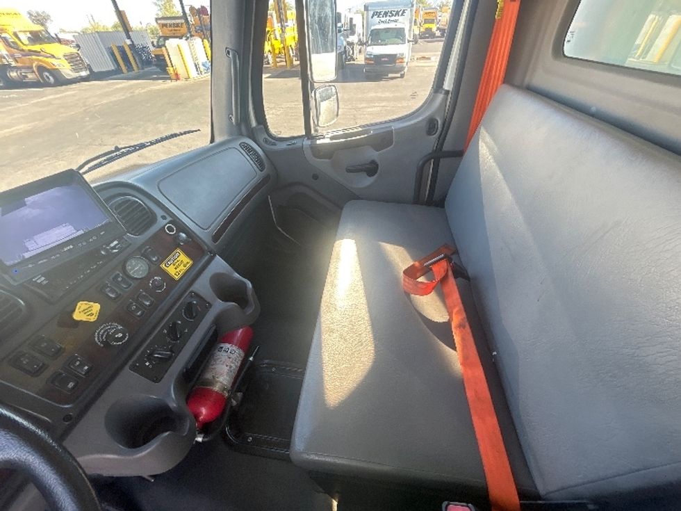 Medium Duty Box Truck-Light and Medium Duty Trucks-Freightliner-2021-M2-Phoenix-AZ-82,194\n\t\tmiles-$ 59,250 - Image 19
