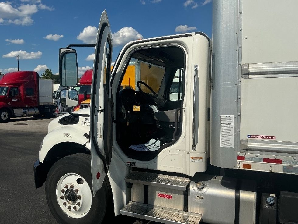Medium Duty Box Truck-Light and Medium Duty Trucks-Freightliner-2021-M2-Piqua-OH-213,159\n\t\tmiles-$ 52,250 - Image 16