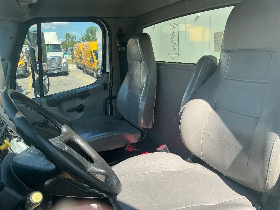 Medium Duty Box Truck-Light and Medium Duty Trucks-Freightliner-2021-M2-Piqua-OH-213,159\n\t\tmiles-$ 52,250 - Image 19