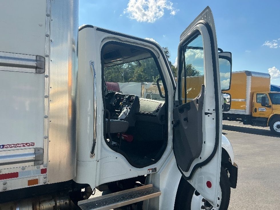 Medium Duty Box Truck-Light and Medium Duty Trucks-Freightliner-2021-M2-Piqua-OH-213,159\n\t\tmiles-$ 52,250 - Image 20