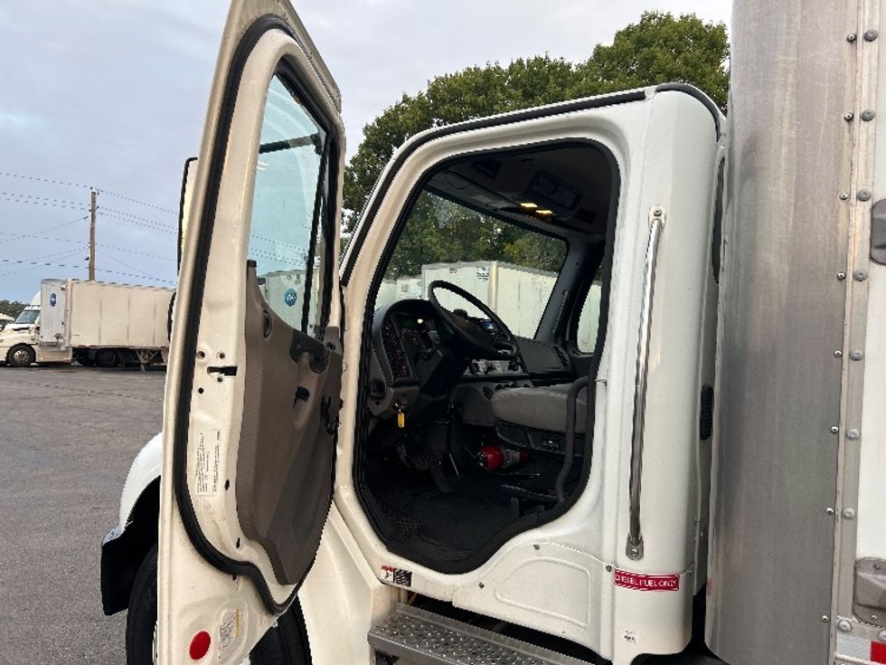 Medium Duty Box Truck-Light and Medium Duty Trucks-Freightliner-2021-M2-Piqua-OH-234,734\n\t\tmiles-$ 48,500 - Image 16