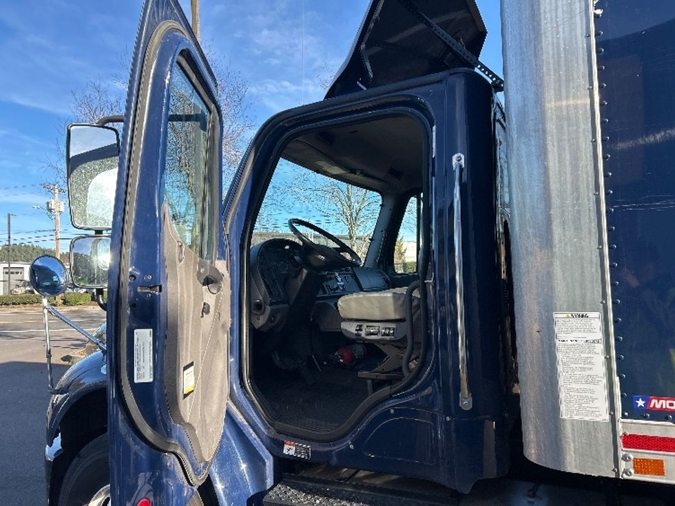 Medium Duty Box Truck-Light and Medium Duty Trucks-Freightliner-2021-M2-Portland-OR-109,194\n\t\tmiles-$ 69,750 - Image 16