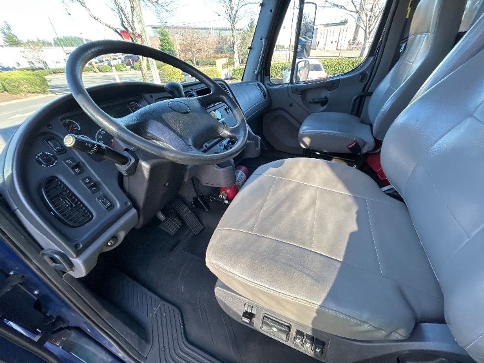 Medium Duty Box Truck-Light and Medium Duty Trucks-Freightliner-2021-M2-Portland-OR-109,194\n\t\tmiles-$ 69,750 - Image 17