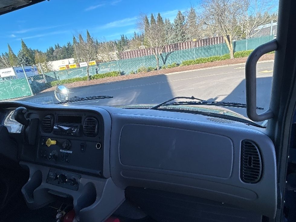 Medium Duty Box Truck-Light and Medium Duty Trucks-Freightliner-2021-M2-Portland-OR-109,194\n\t\tmiles-$ 69,750 - Image 21
