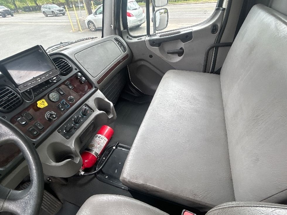 Medium Duty Box Truck-Light and Medium Duty Trucks-Freightliner-2021-M2-Portland-OR-115,770\n\t\tmiles-$ 69,750 - Image 19