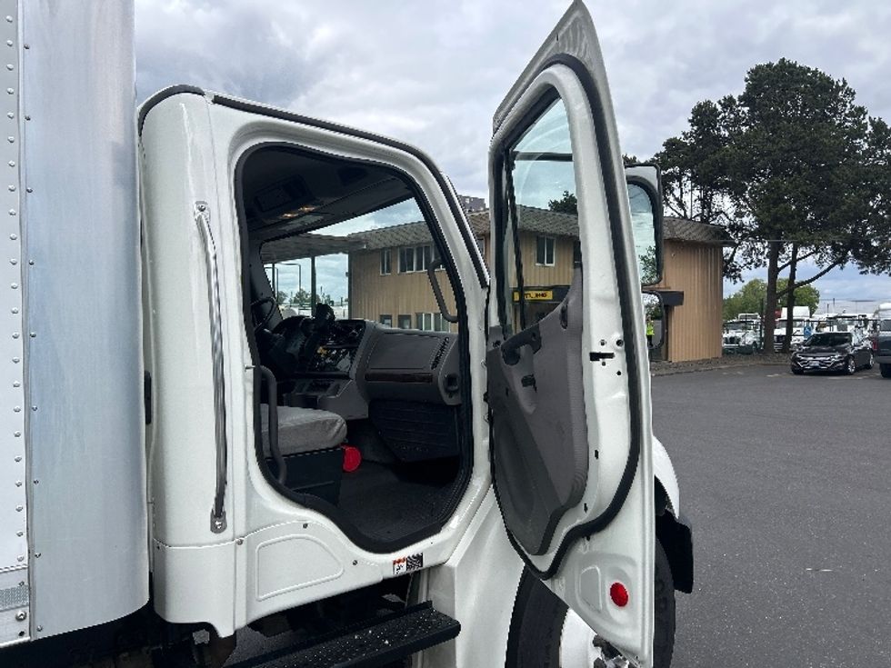 Medium Duty Box Truck-Light and Medium Duty Trucks-Freightliner-2021-M2-Portland-OR-115,770\n\t\tmiles-$ 69,750 - Image 20