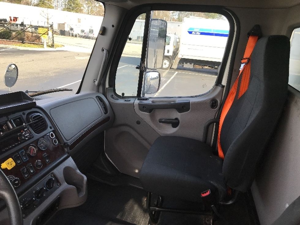 Medium Duty Box Truck-Light and Medium Duty Trucks-Freightliner-2021-M2-Prince George-VA-158,421\n\t\tmiles-$ 62,500 - Image 19