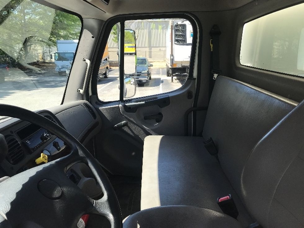 Medium Duty Box Truck-Light and Medium Duty Trucks-Freightliner-2021-M2-Prince George-VA-159,010\n\t\tmiles-$ 68,750 - Image 19