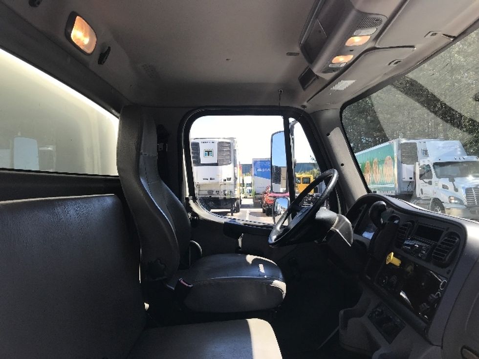 Medium Duty Box Truck-Light and Medium Duty Trucks-Freightliner-2021-M2-Prince George-VA-159,010\n\t\tmiles-$ 68,750 - Image 22