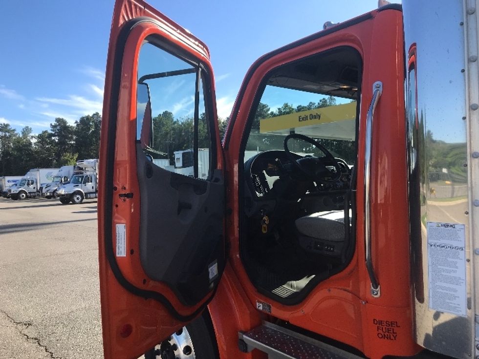 Medium Duty Box Truck-Light and Medium Duty Trucks-Freightliner-2021-M2-Prince George-VA-239,074\n\t\tmiles-$ 31,000 - Image 16